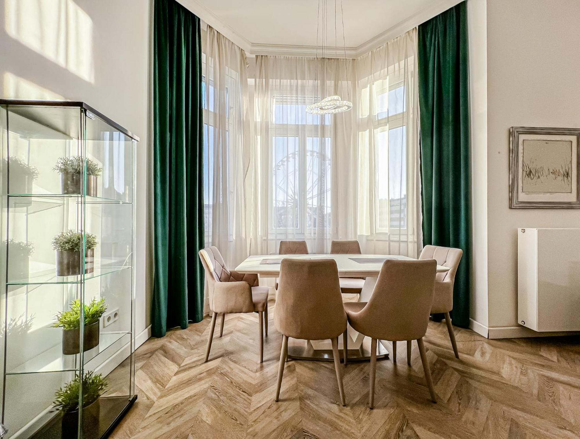 Luxury Downtown Dreams Budapeste Exterior foto